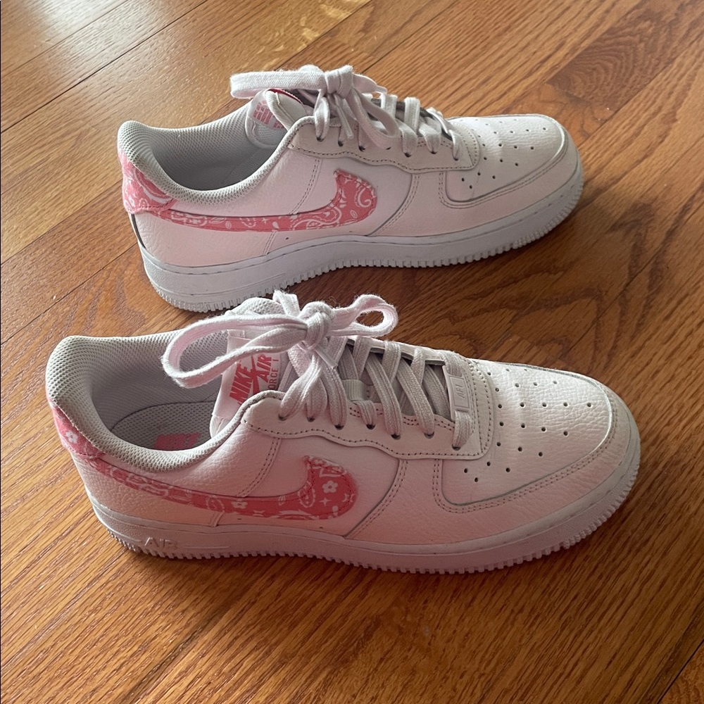 Nike Air Force 1’s Shoes With Pink Paisley Swoosh Woman 8.5 - Picture 2 of 16